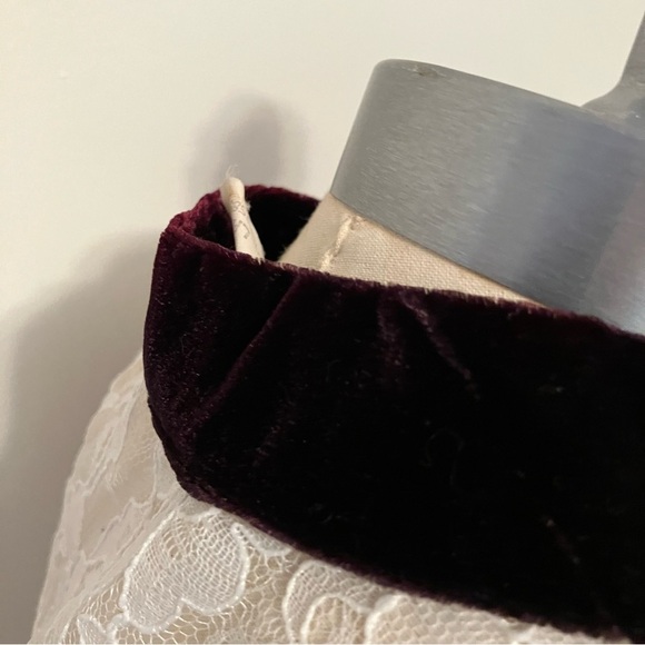 VTG Women’s Black Velvet Lace Vest Buttons Sz. L Romantic Victorian Whimsygoth - Picture 3 of 8